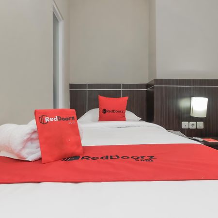 Reddoorz Plus @ Thamrin Jakarta Exteriör bild
