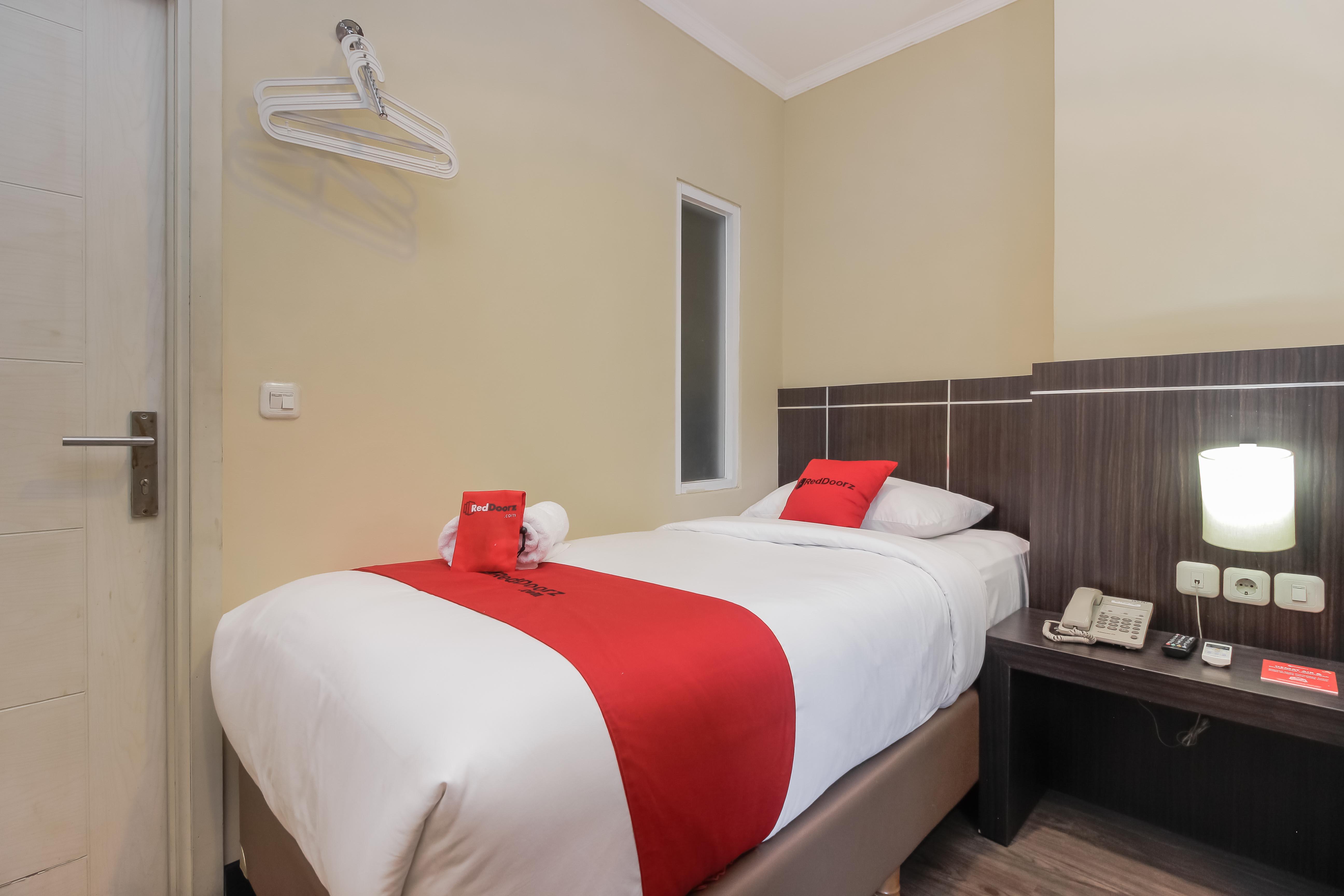 Reddoorz Plus @ Thamrin Jakarta Exteriör bild