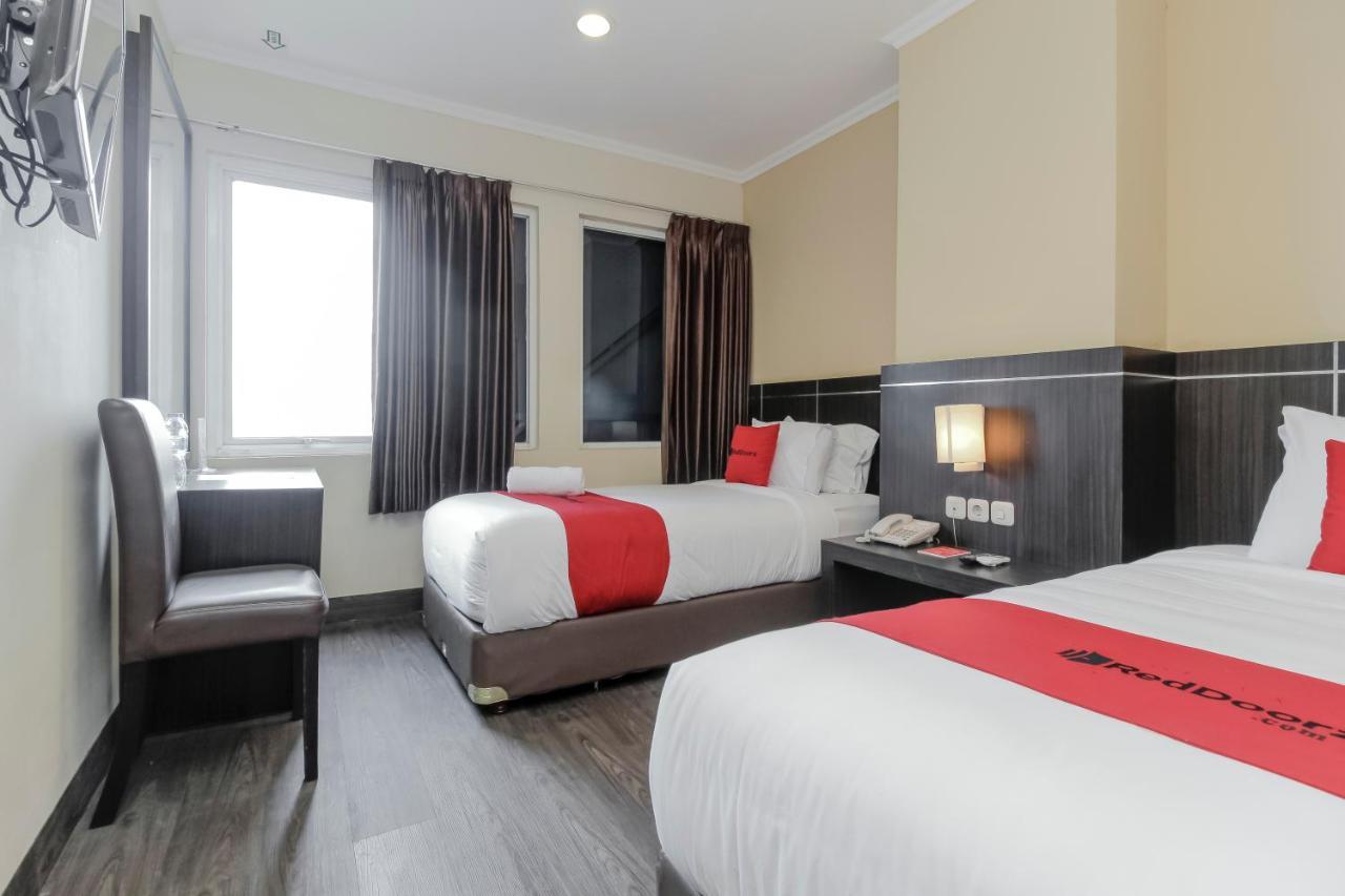 Reddoorz Plus @ Thamrin Jakarta Exteriör bild