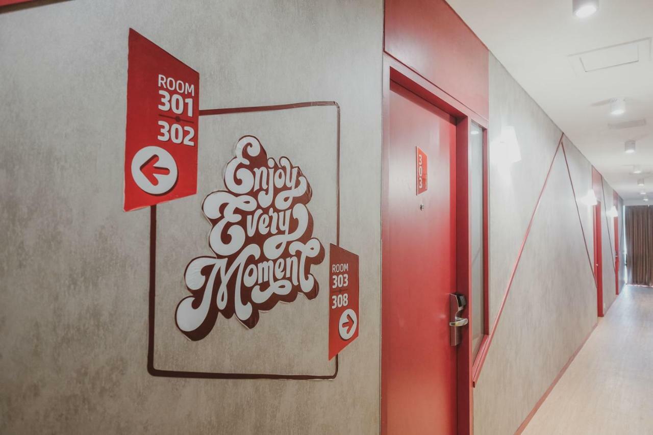 Reddoorz Plus @ Thamrin Jakarta Exteriör bild