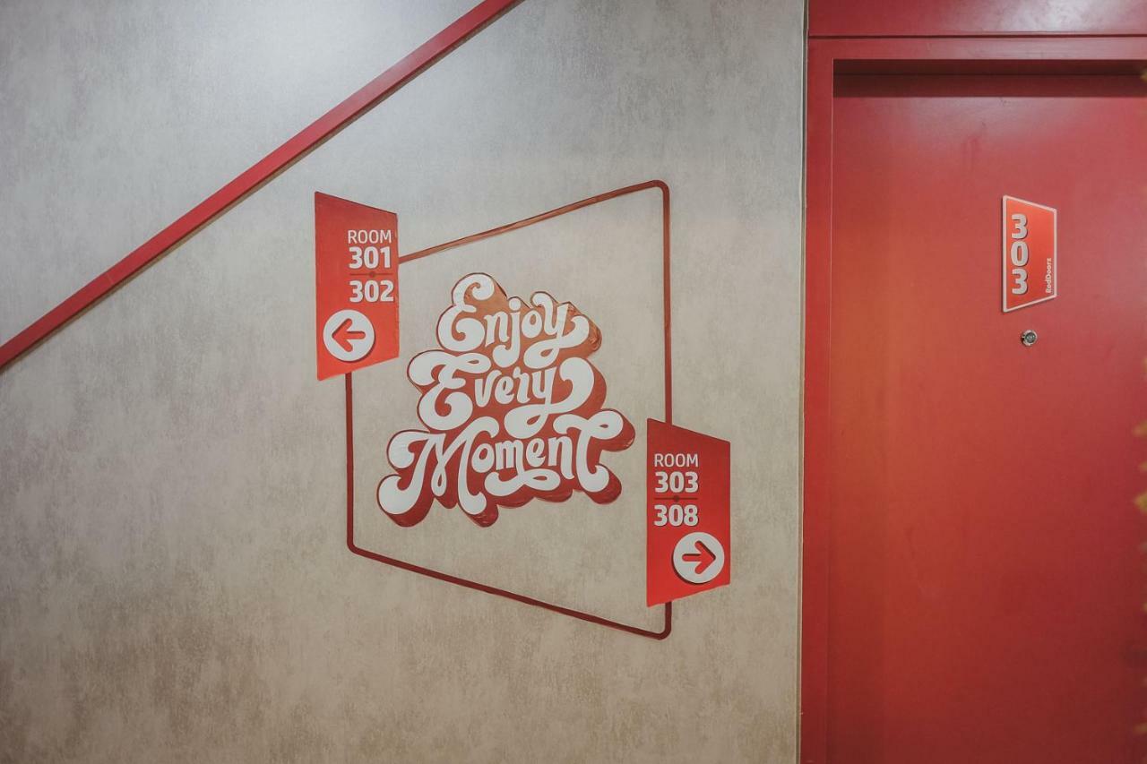 Reddoorz Plus @ Thamrin Jakarta Exteriör bild