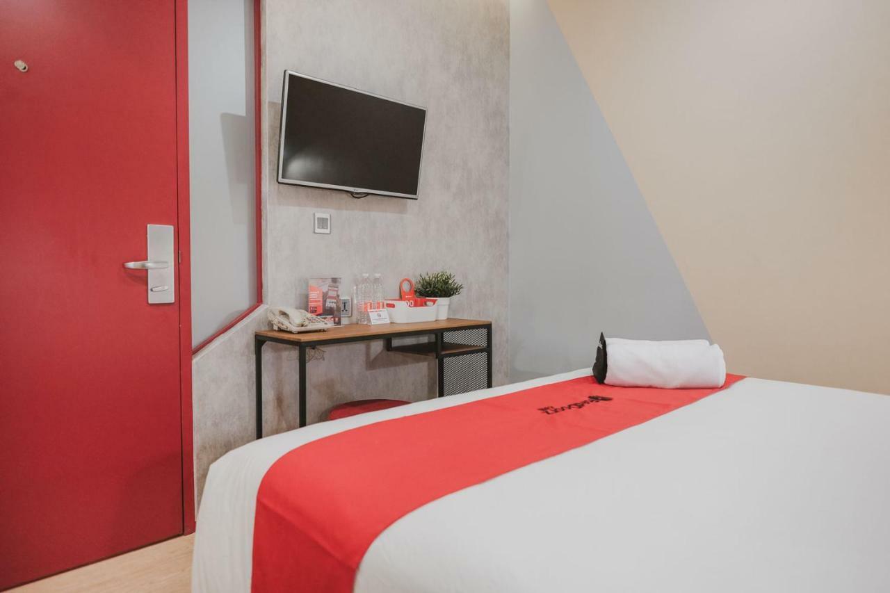 Reddoorz Plus @ Thamrin Jakarta Exteriör bild