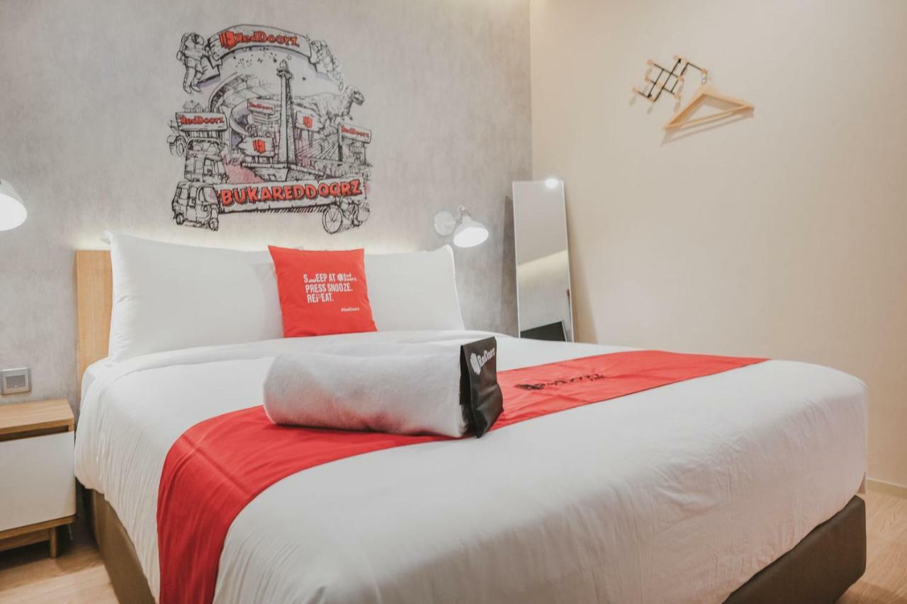 Reddoorz Plus @ Thamrin Jakarta Exteriör bild