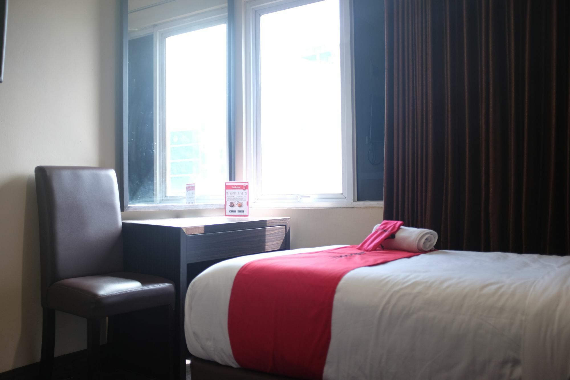 Reddoorz Plus @ Thamrin Jakarta Exteriör bild
